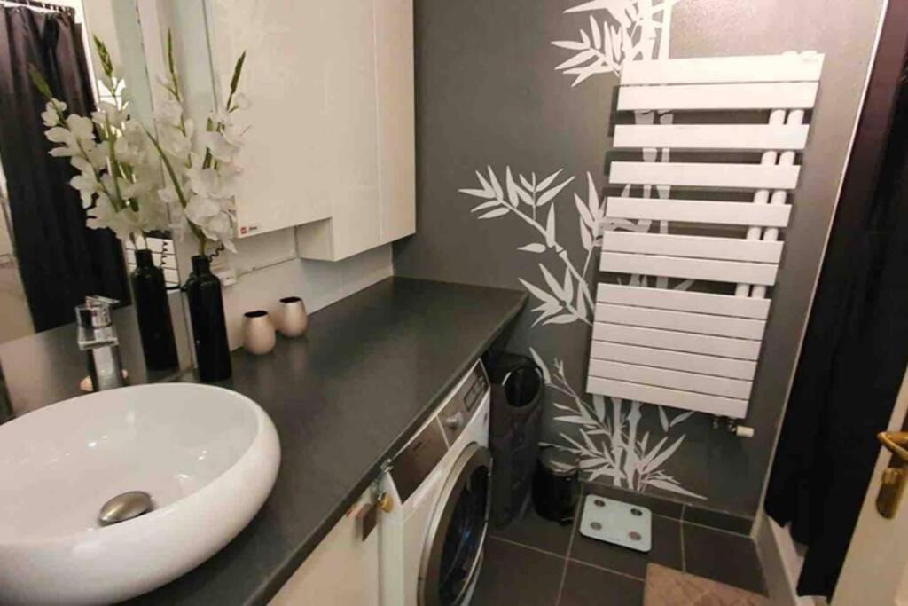 אנמסה Tichnich Appartement - 2 Bedrooms - 1 Min Away From Train Station מראה חיצוני תמונה